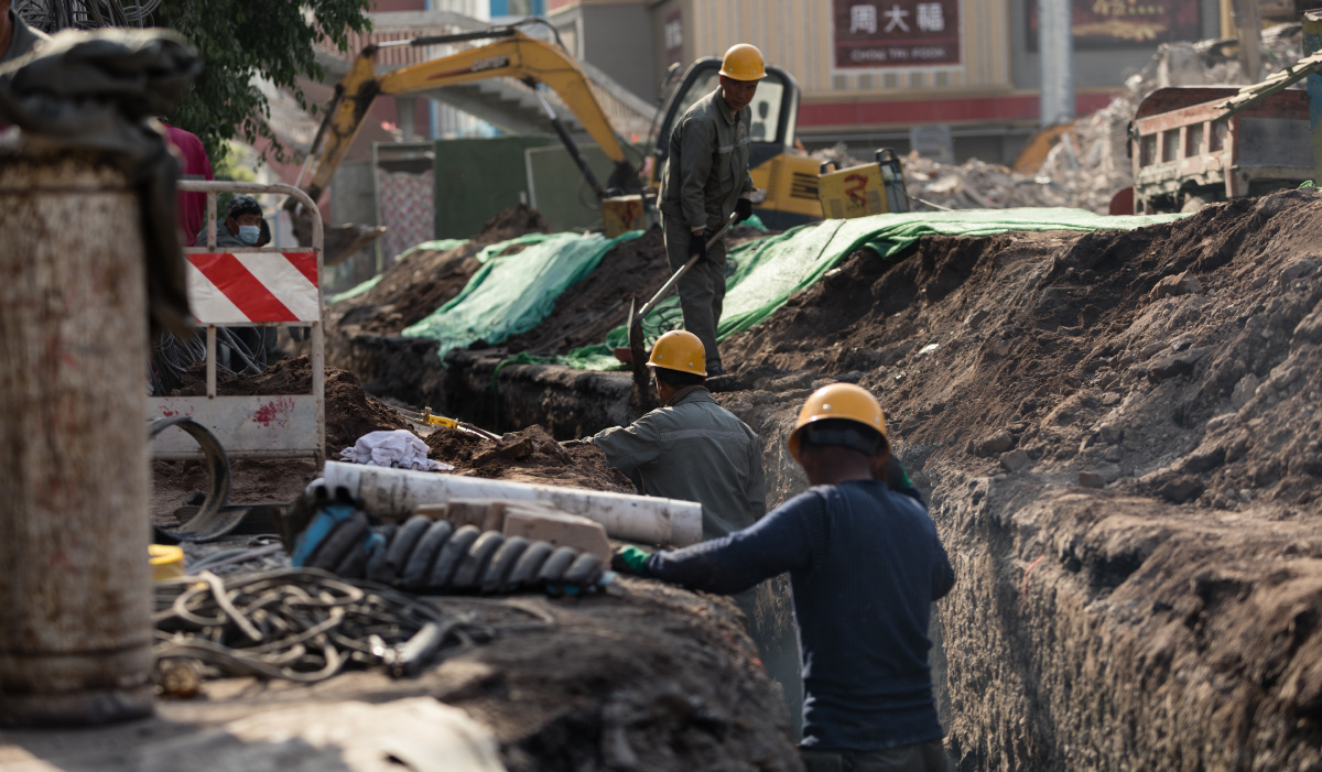 老边区召开2025年食品安全委员会全体会议